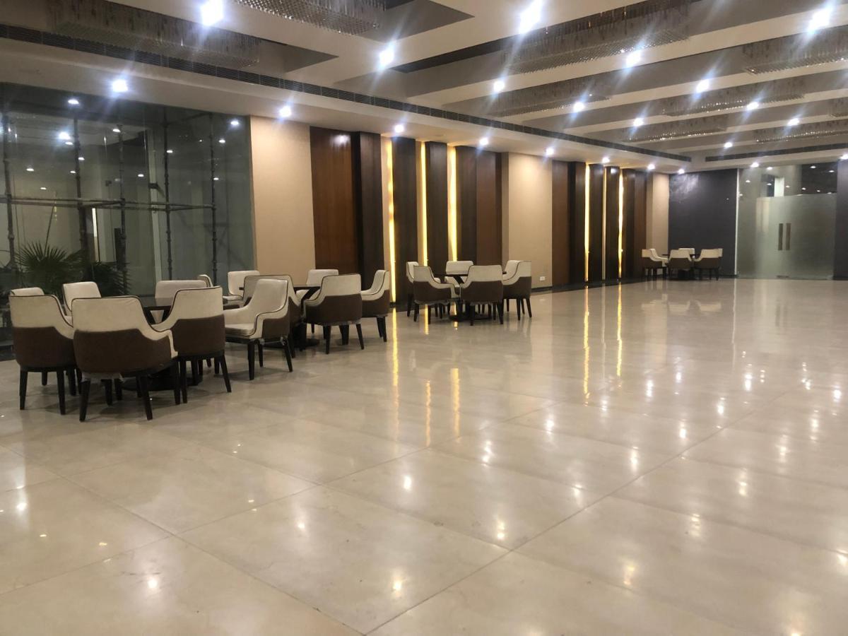 Lucknow Condominium Zewnętrze zdjęcie